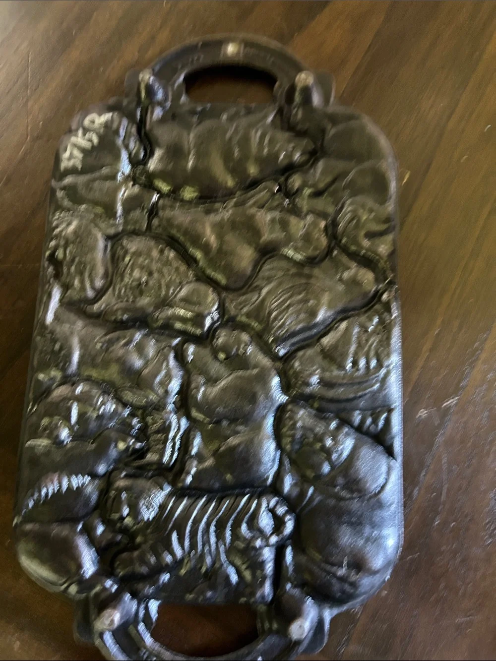 Cast Iron Animal-Shaped Cakelet Mold - Black